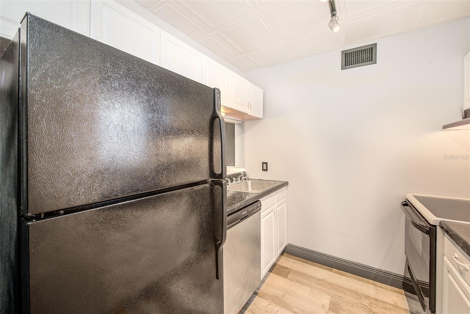 CARROLLBROOK LAKESIDE CONDOMIN - Residential