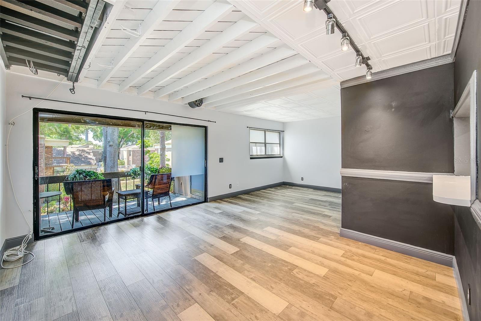 CARROLLBROOK LAKESIDE CONDOMIN - Residential