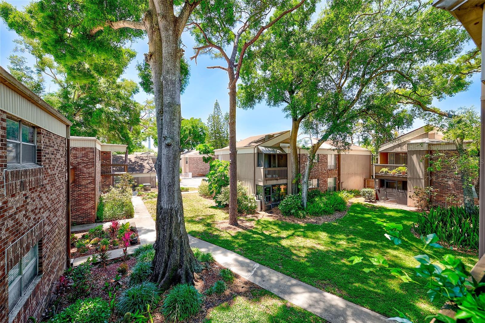 CARROLLBROOK LAKESIDE CONDOMIN - Residential