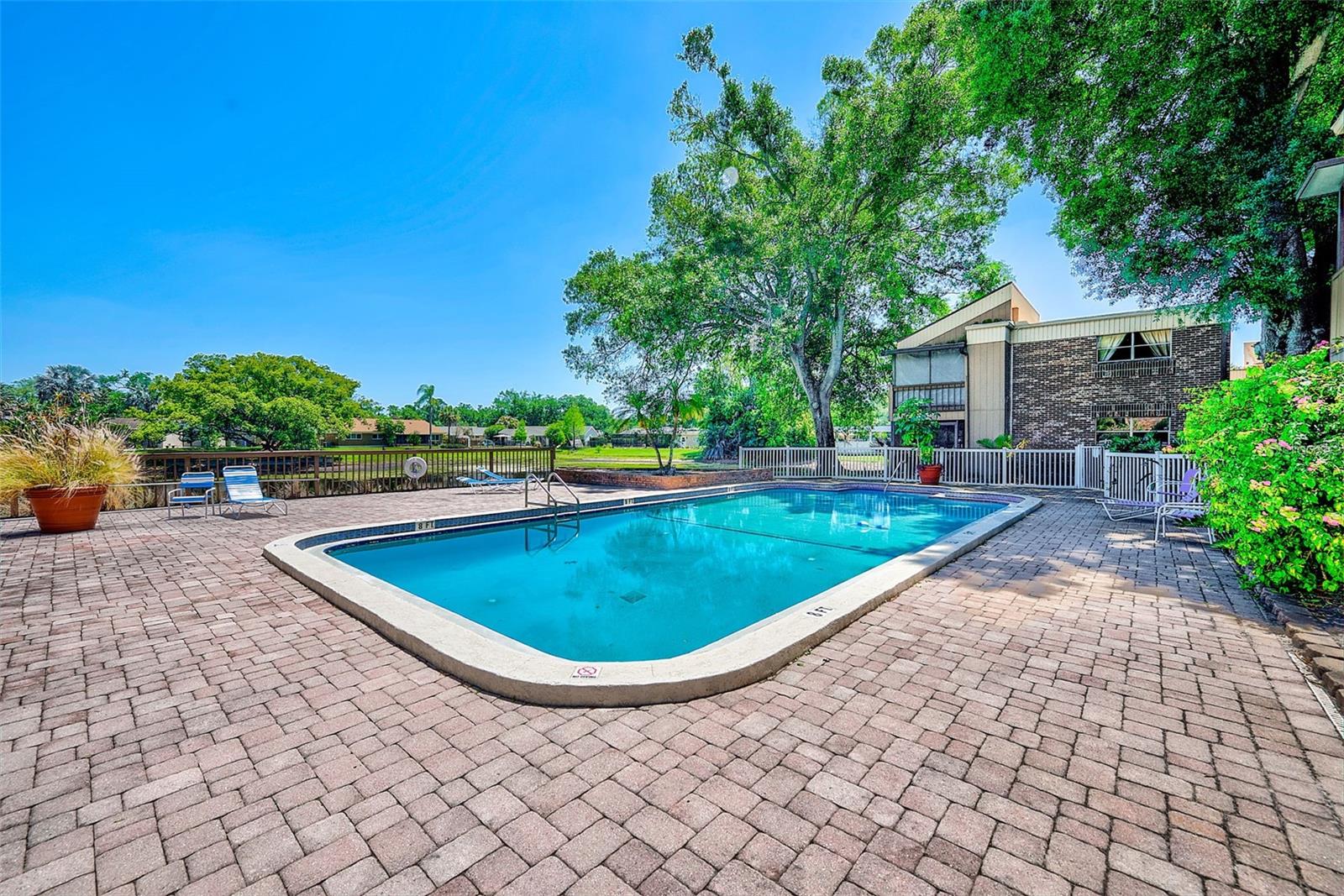 CARROLLBROOK LAKESIDE CONDOMIN - Residential