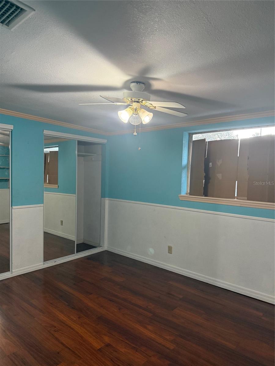 LAKE HARRIET ESTATES - Residential Lease