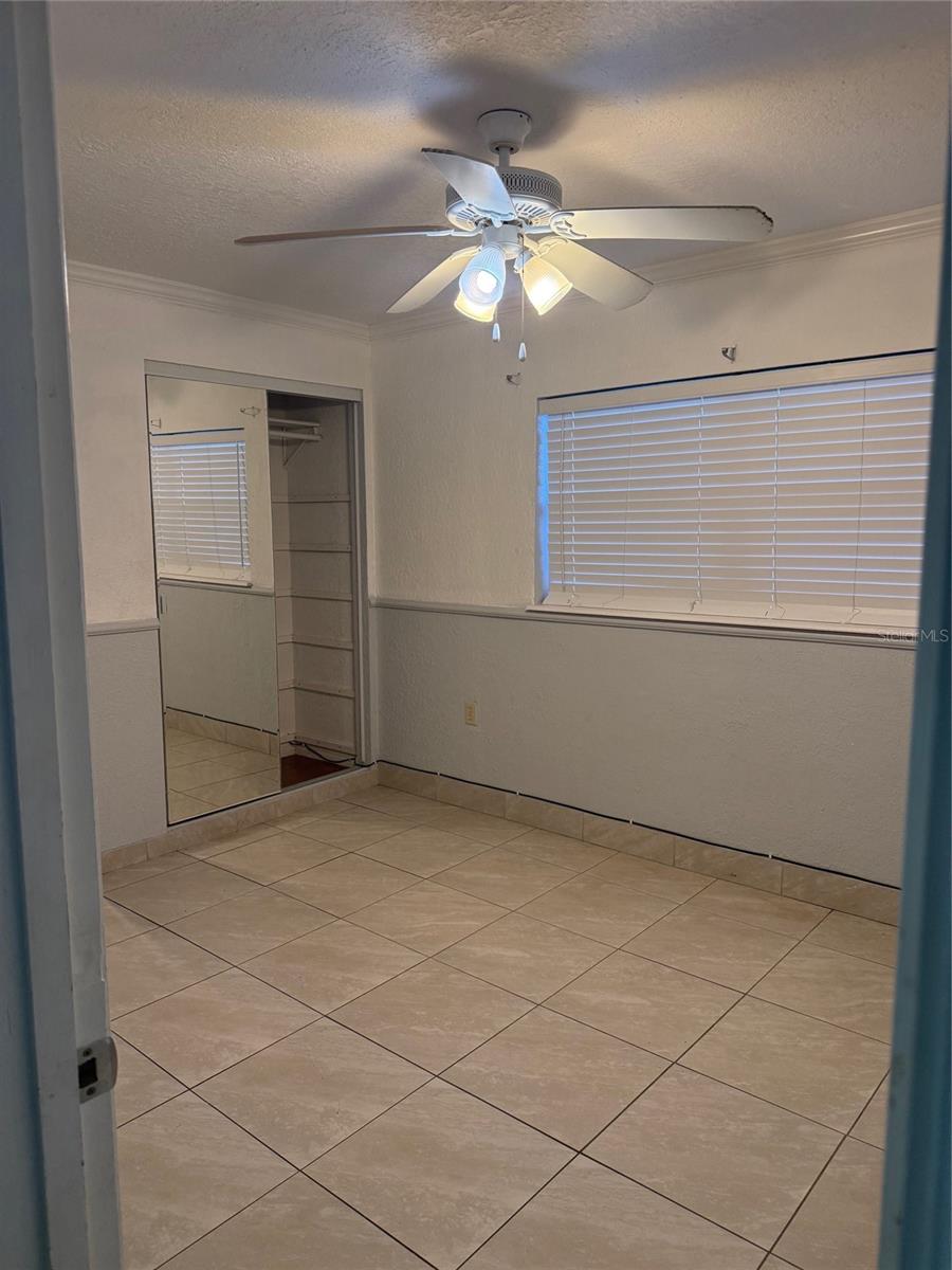 LAKE HARRIET ESTATES - Residential Lease