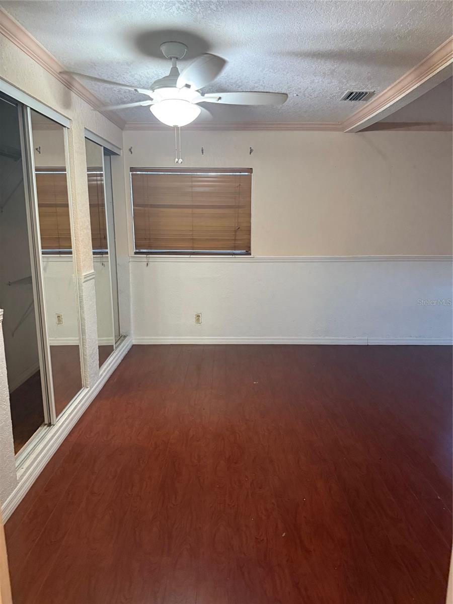 LAKE HARRIET ESTATES - Residential Lease