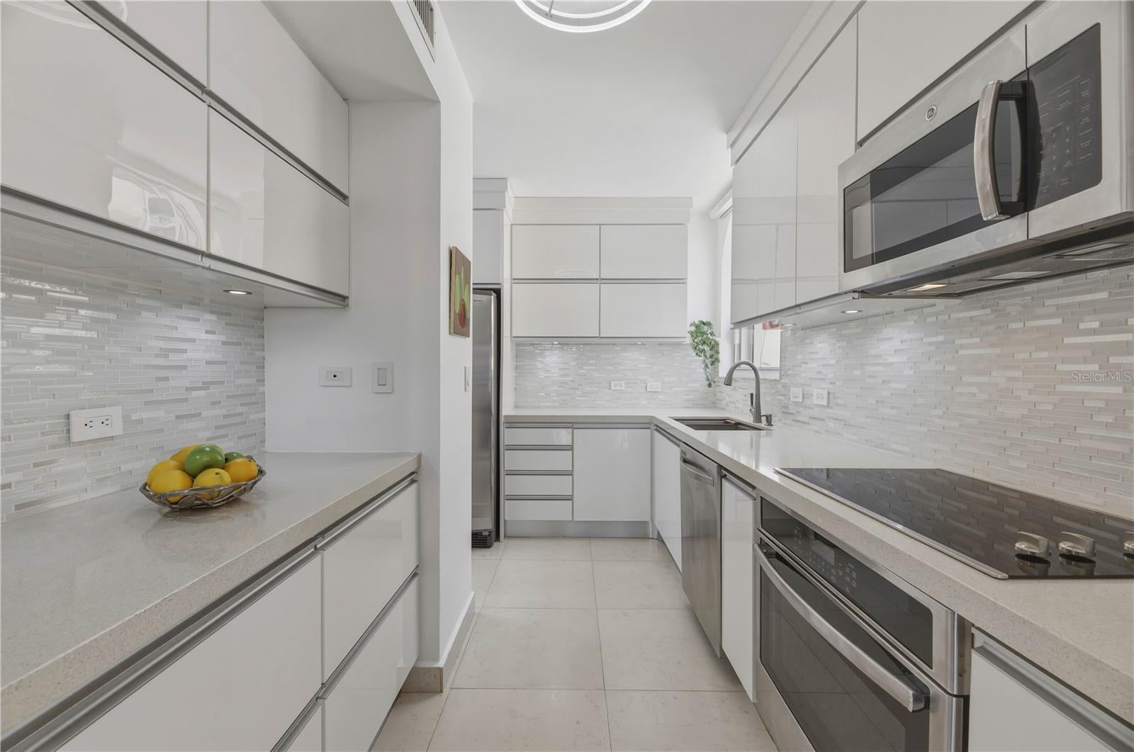 16 CARRION COURT 24