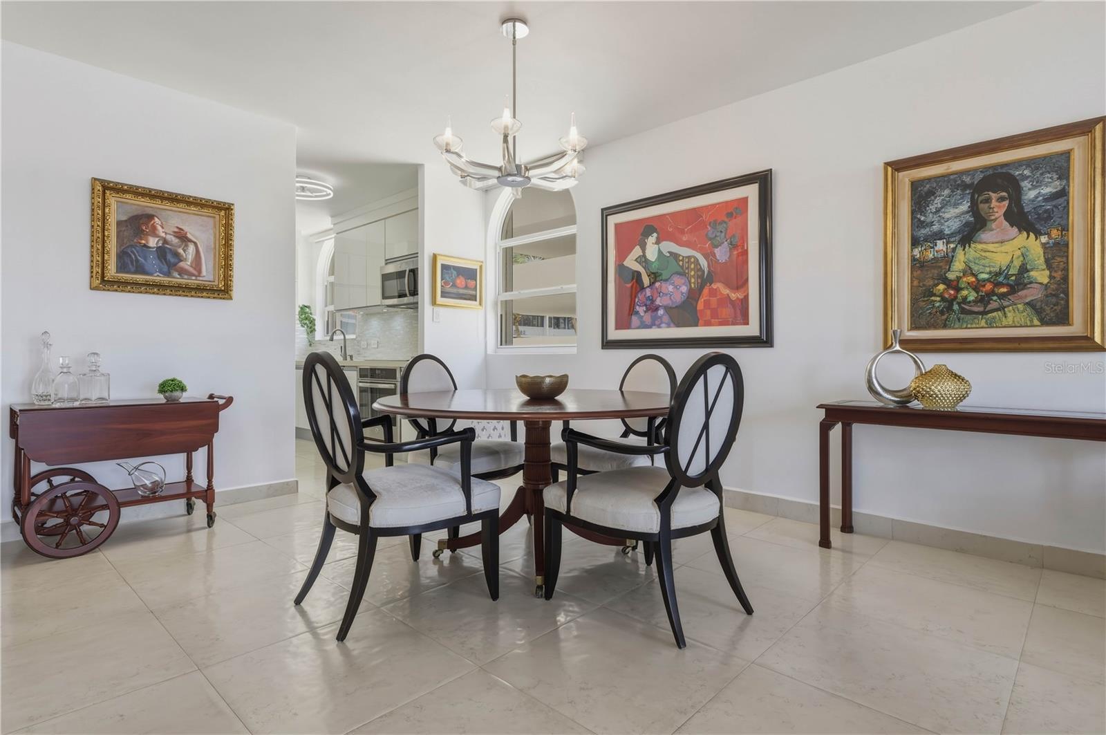16 CARRION COURT 24