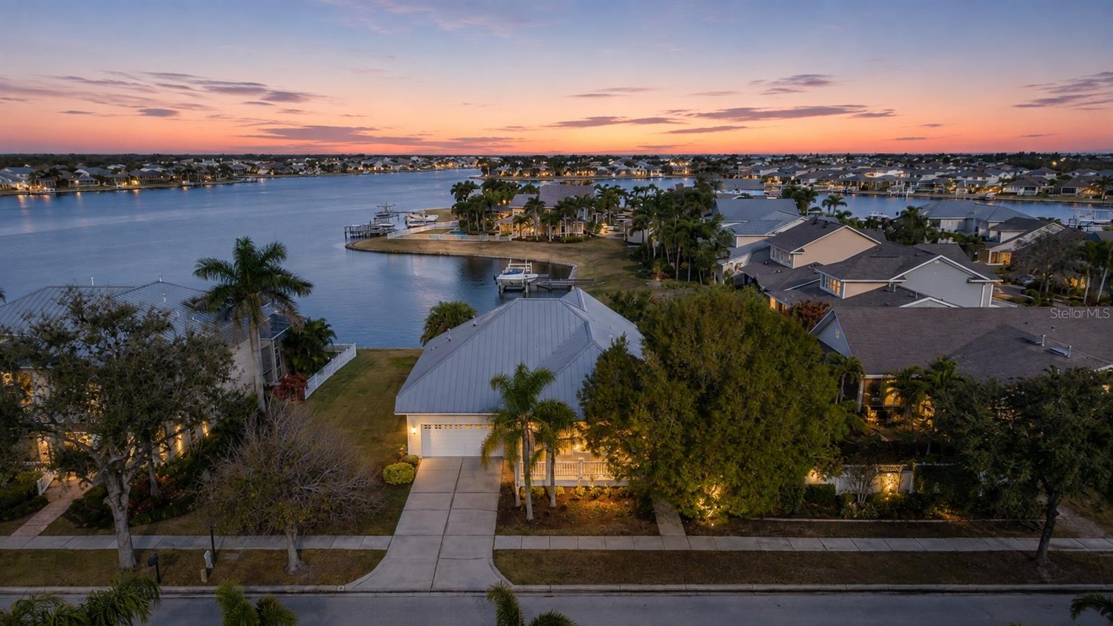 423 MANNS HARBOR DRIVE