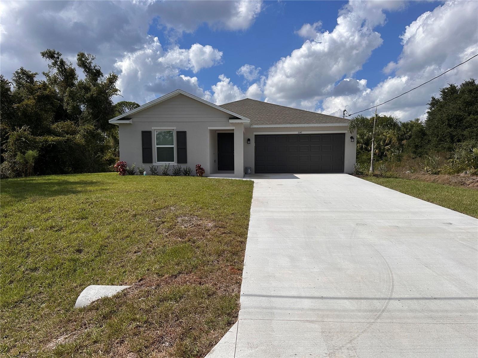 This three bedroom two bath home in Nort Port is available for rent .
Brand new house with two car garage and a pretty nice size backyard in a quiet neighborhood . The house is light and bright with wooden kitchen cabinets and quartz countertops . The floor is porcelain tile in the whole house and has a creamy color . Appliances in the kitchen are stainless so as the one bowl larger sink . The laundry room is equipped with a washer and dryer .
This home is close to the interstate I75 and also close to good shopping and restaurants . Beaches are about half an hour away .
