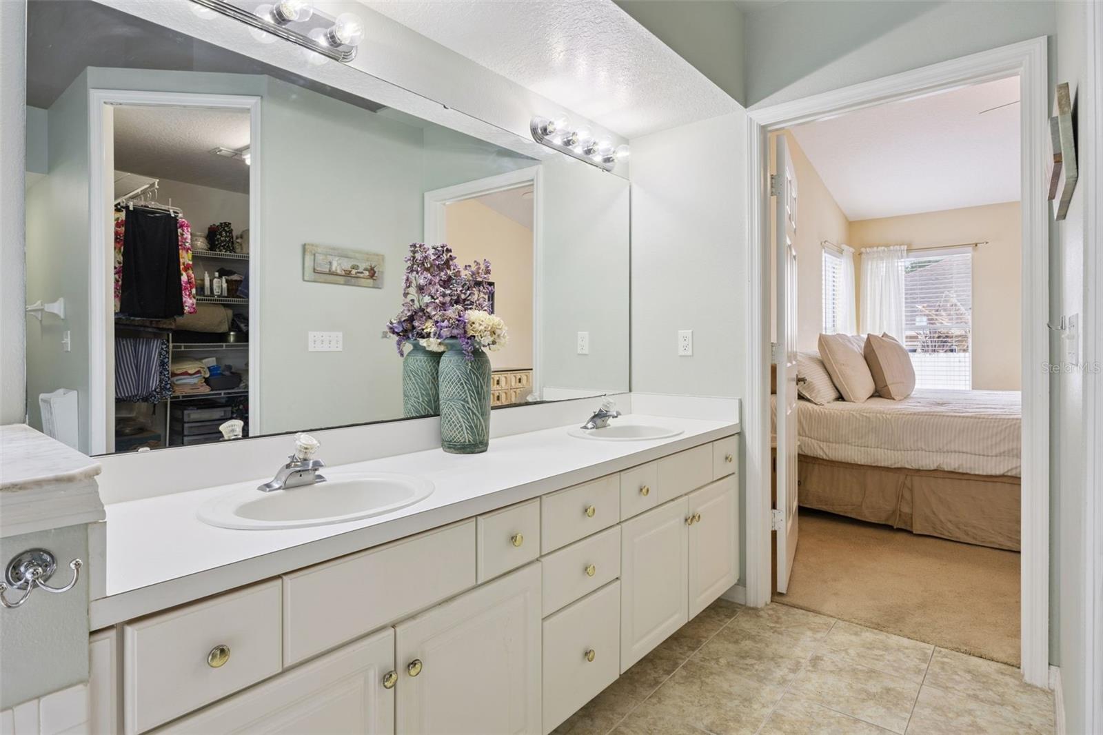 ISLAND POINTE SUB - Residential