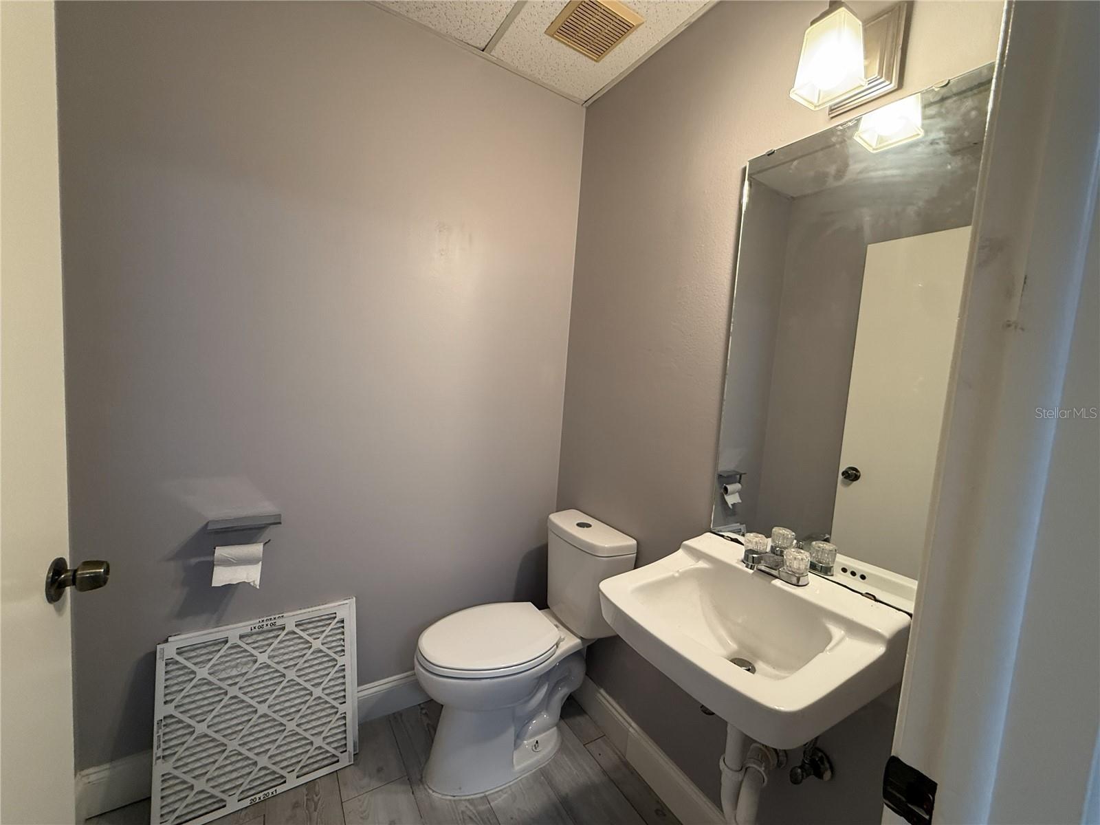 CORRONELLA - Commercial Lease