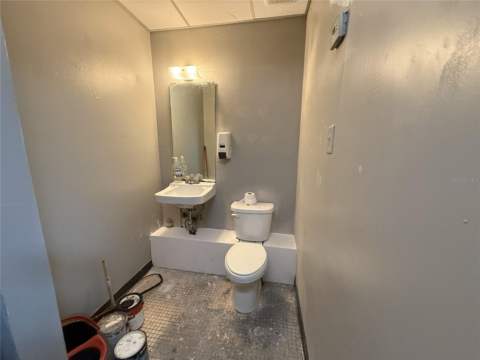 CORRONELLA - Commercial Lease