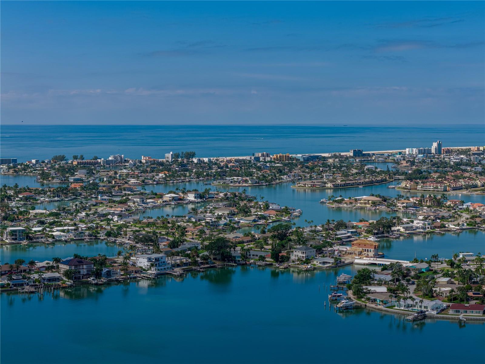 LES CHATEAUX CONDO - Residential