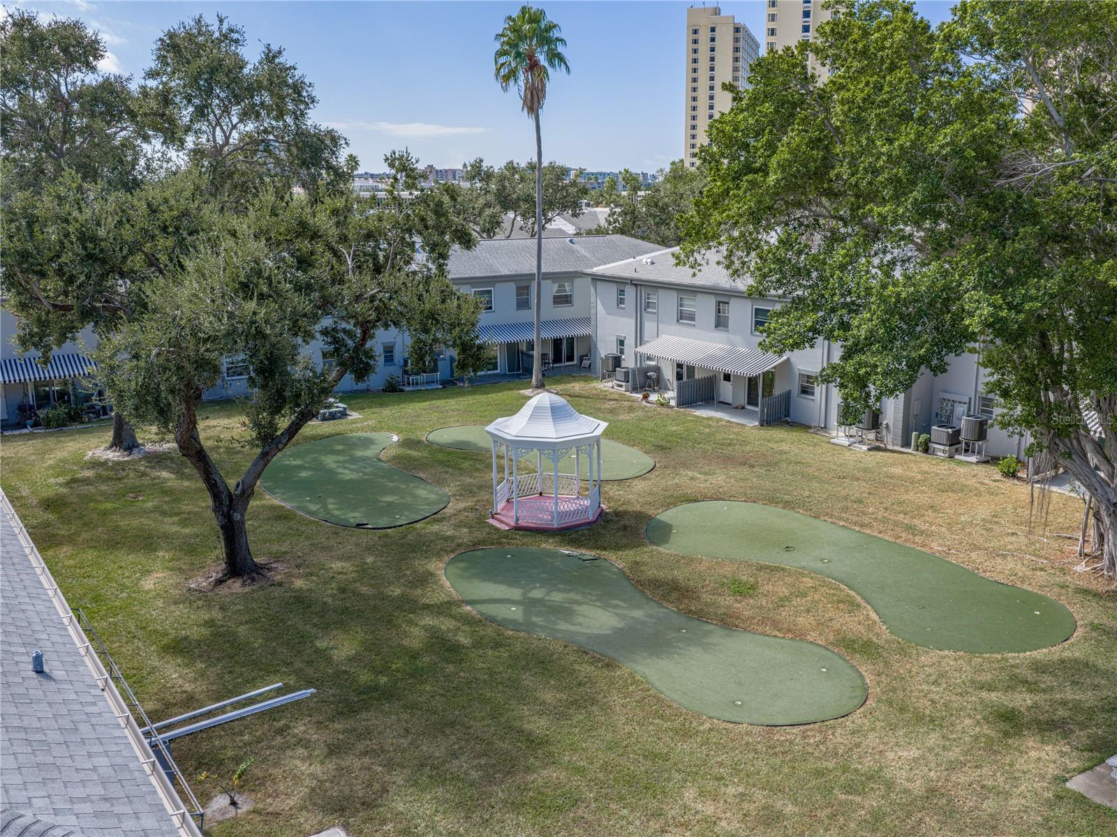 LES CHATEAUX CONDO - Residential