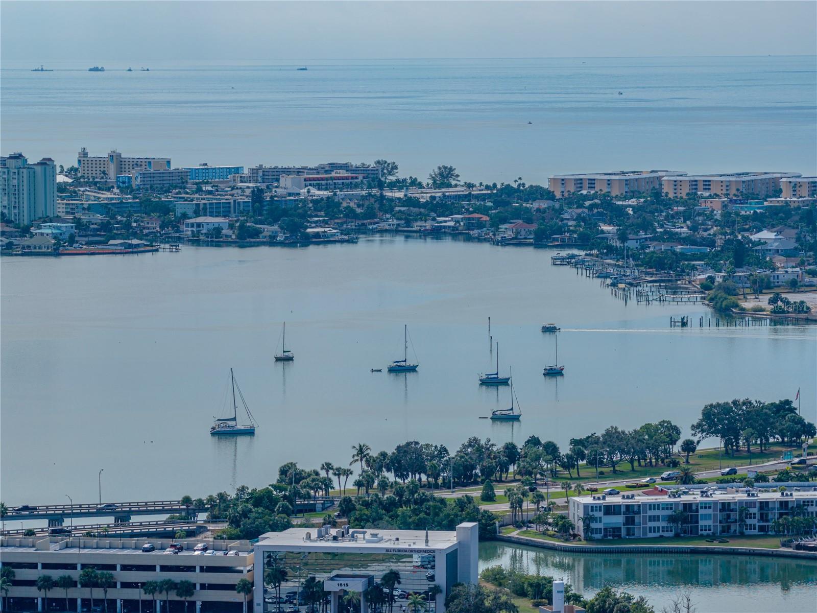 LES CHATEAUX CONDO - Residential