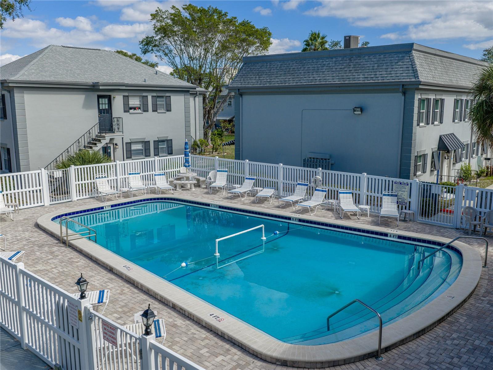 LES CHATEAUX CONDO - Residential