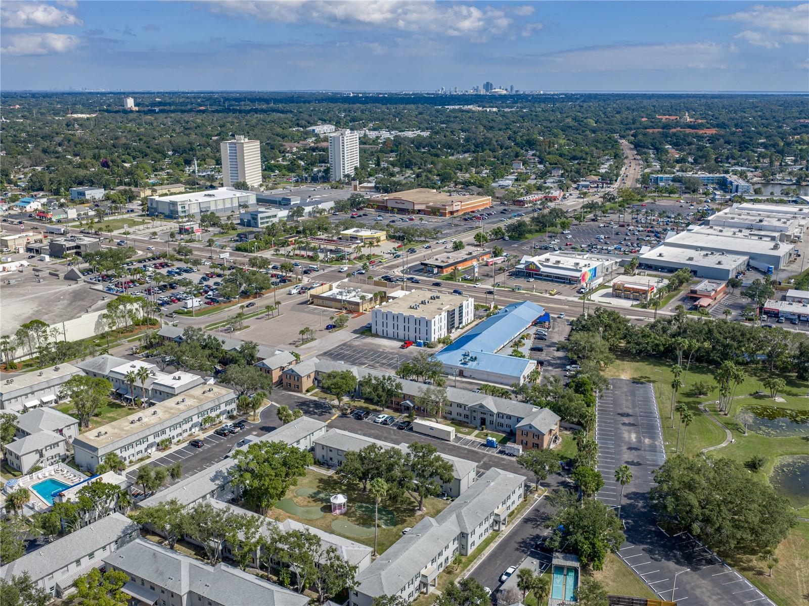 LES CHATEAUX CONDO - Residential