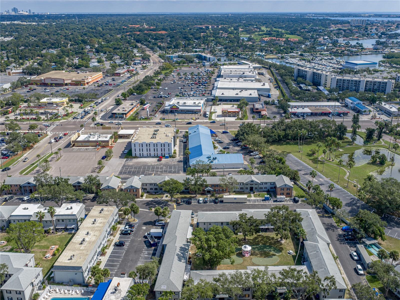 LES CHATEAUX CONDO - Residential