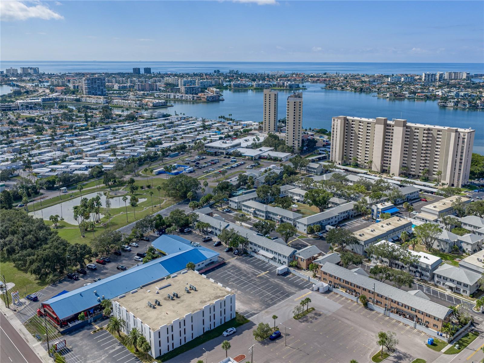 LES CHATEAUX CONDO - Residential