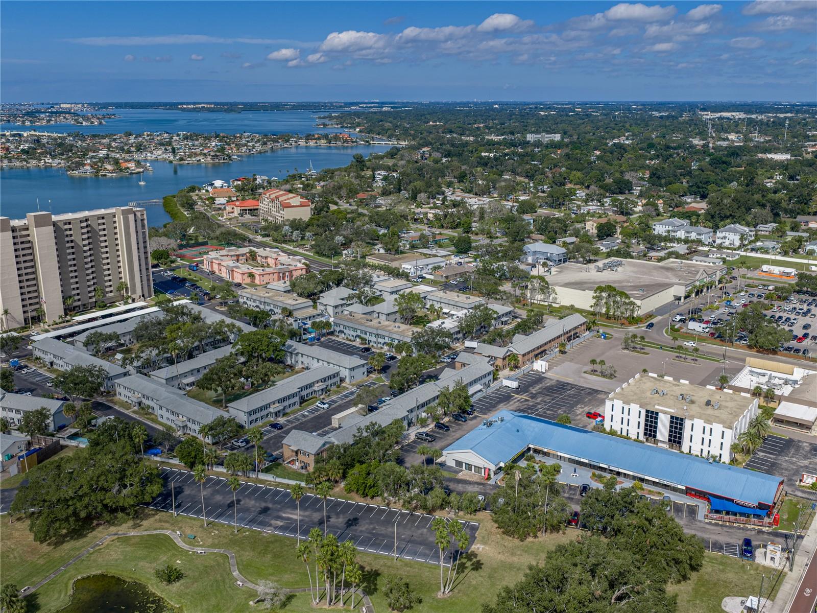 LES CHATEAUX CONDO - Residential