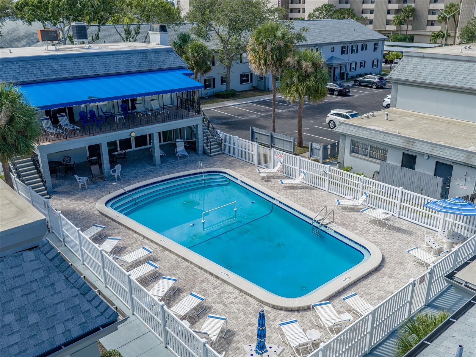 LES CHATEAUX CONDO - Residential