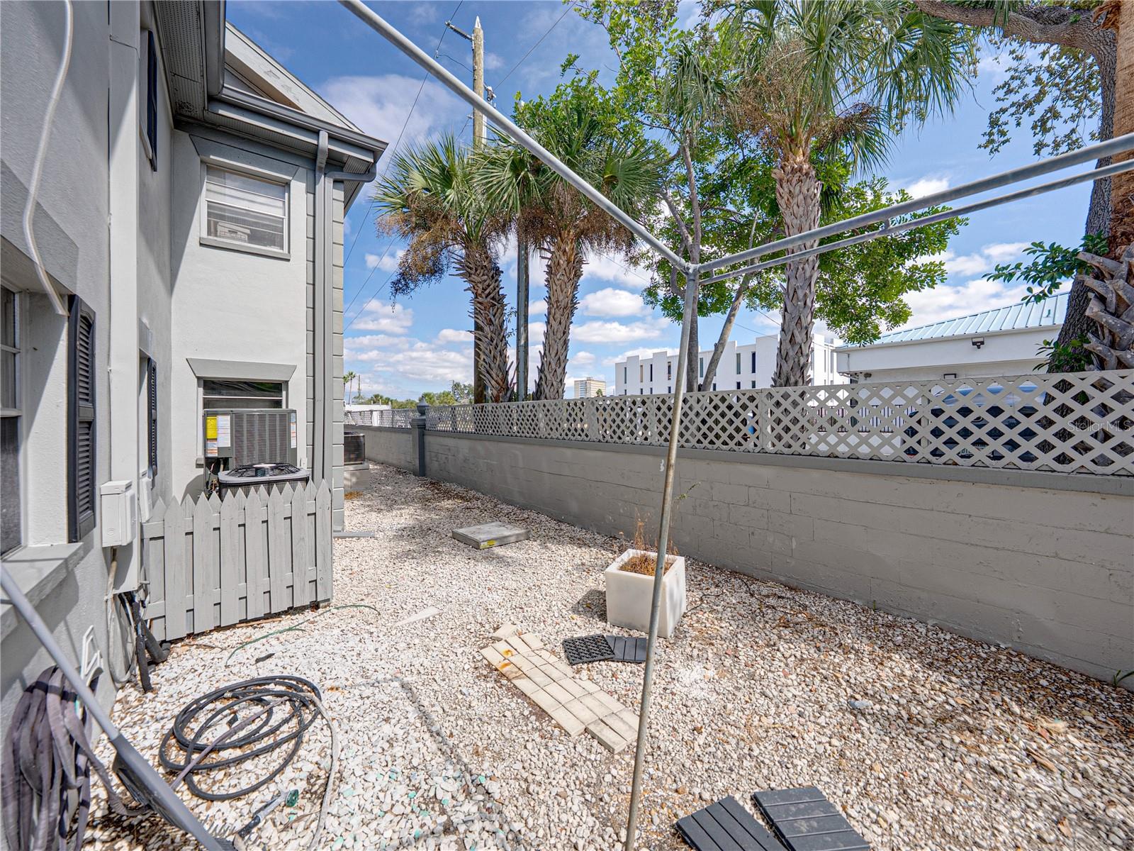 LES CHATEAUX CONDO - Residential