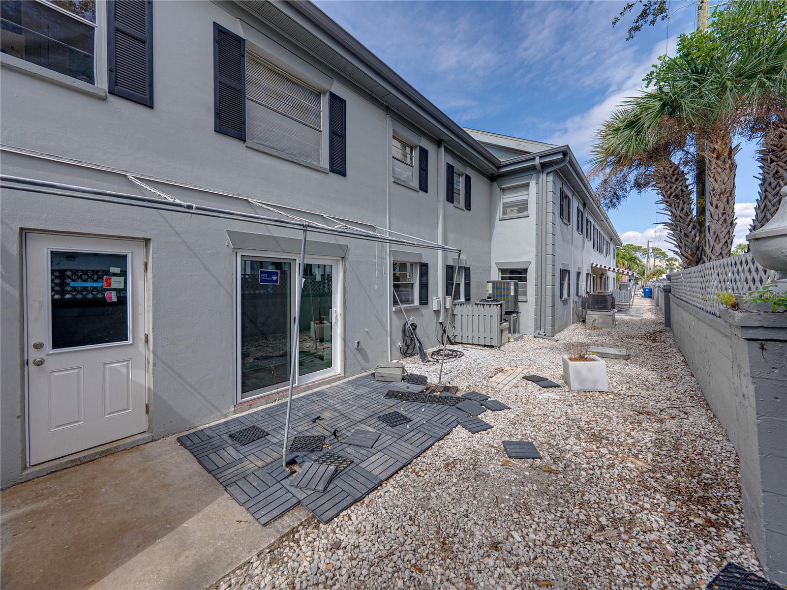 LES CHATEAUX CONDO - Residential