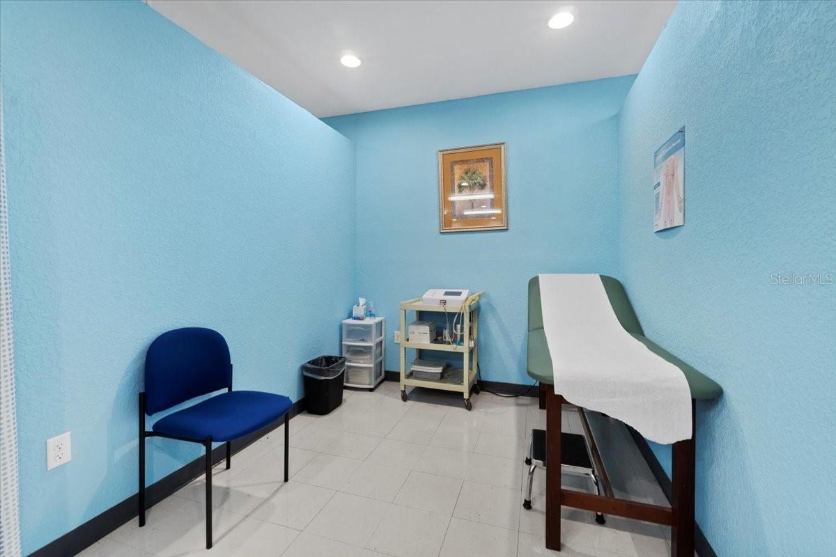 SUMMIT POINT - Commercial Sale