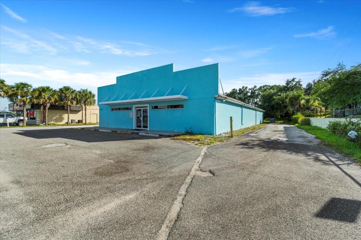 SUMMIT POINT - Commercial Sale