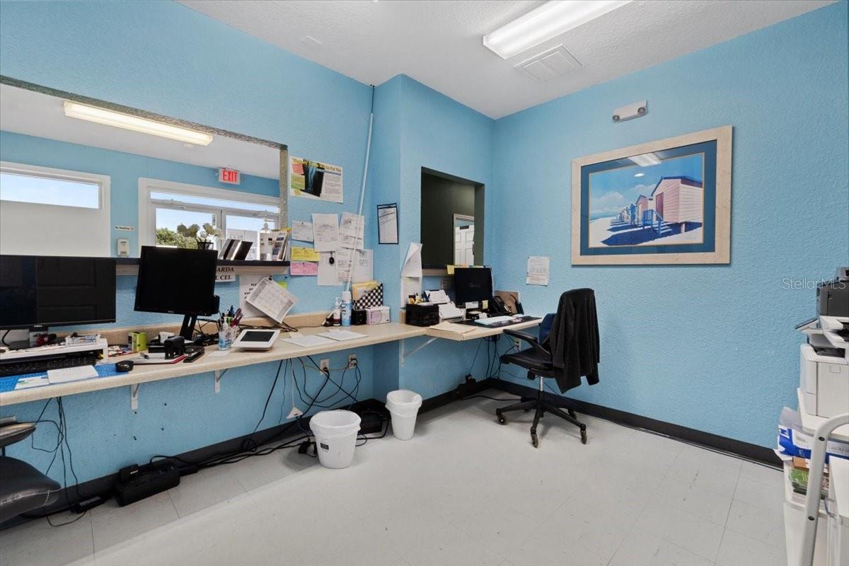 SUMMIT POINT - Commercial Sale