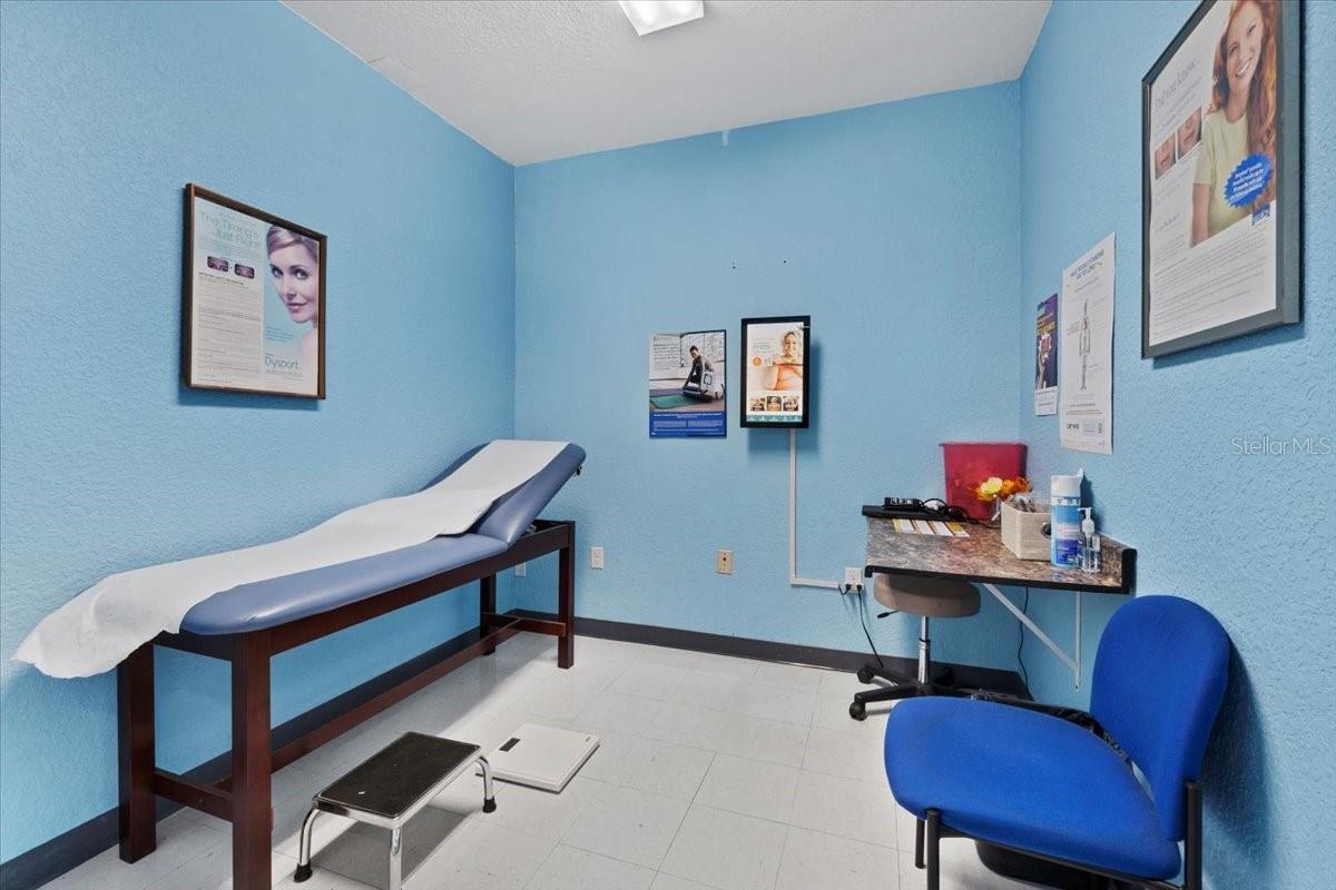 SUMMIT POINT - Commercial Sale