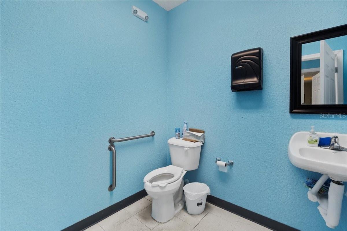 SUMMIT POINT - Commercial Sale