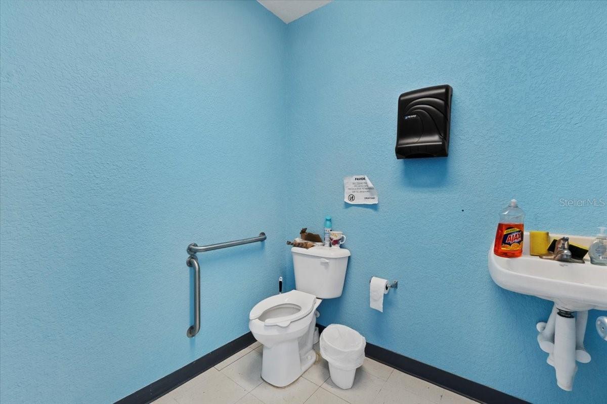 SUMMIT POINT - Commercial Sale