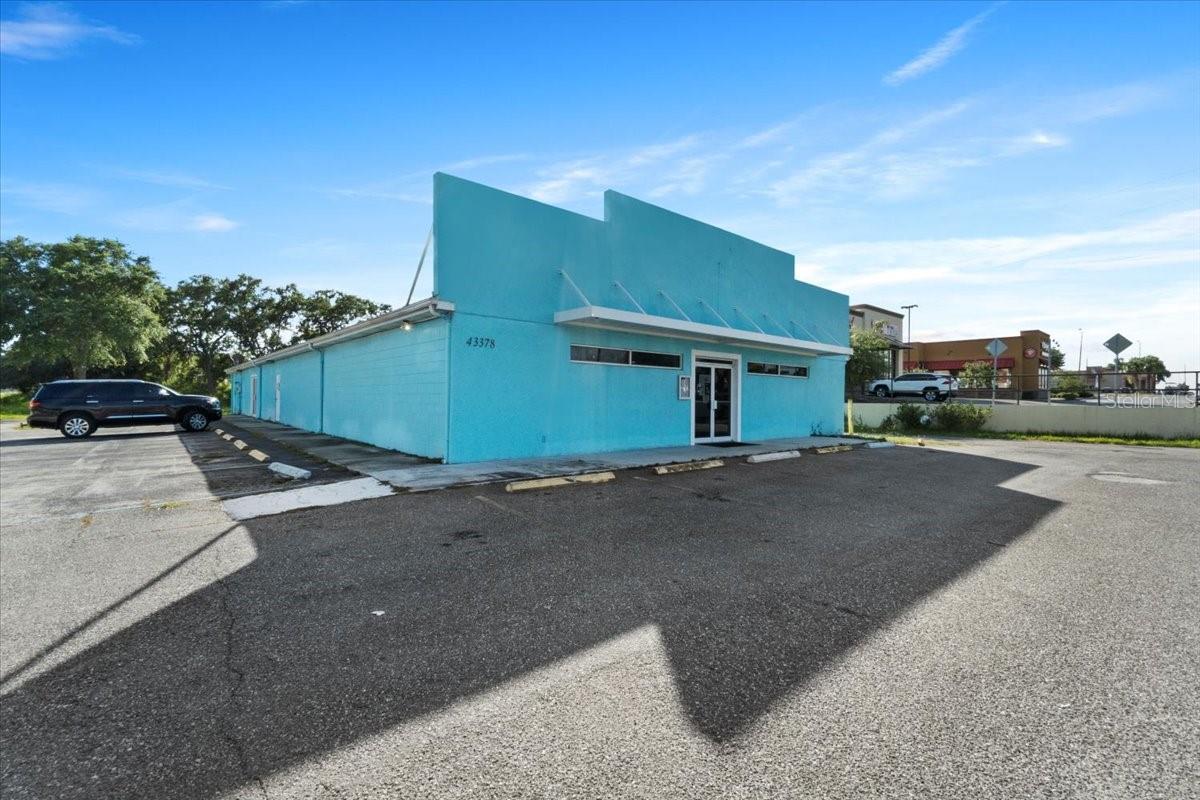 SUMMIT POINT - Commercial Sale