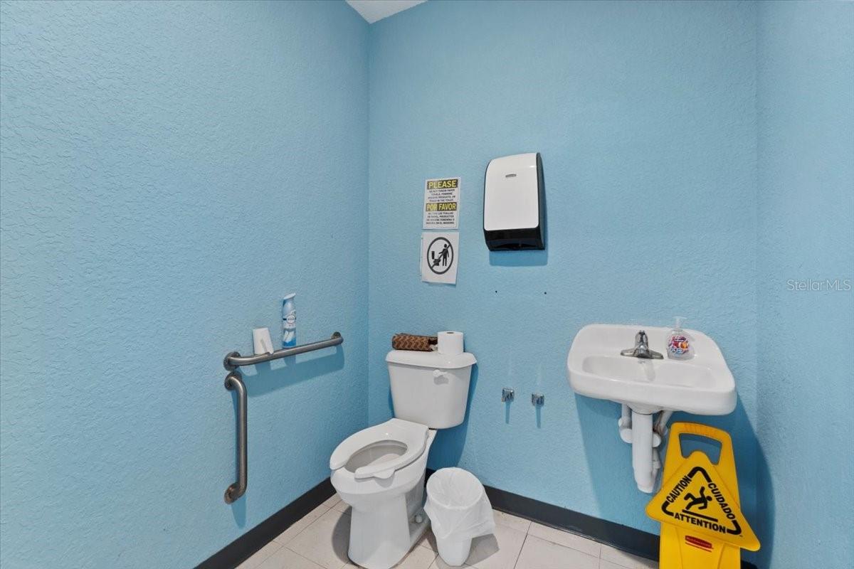 SUMMIT POINT - Commercial Sale