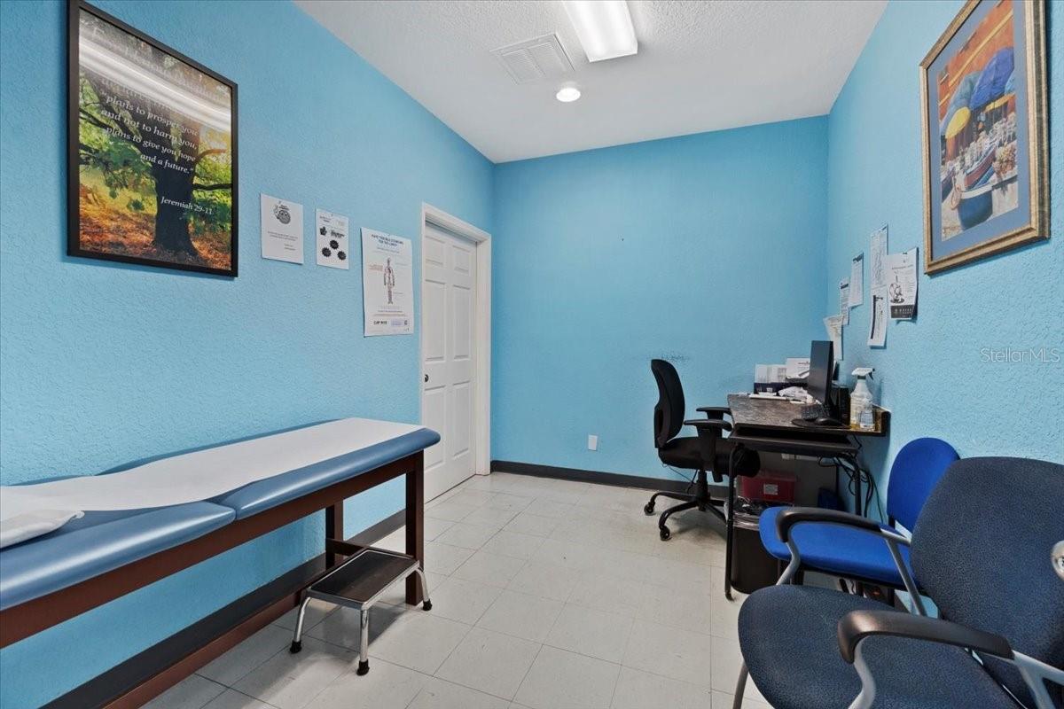 SUMMIT POINT - Commercial Sale