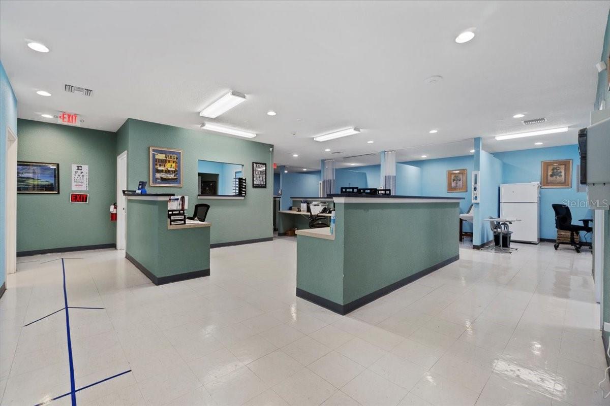 SUMMIT POINT - Commercial Sale