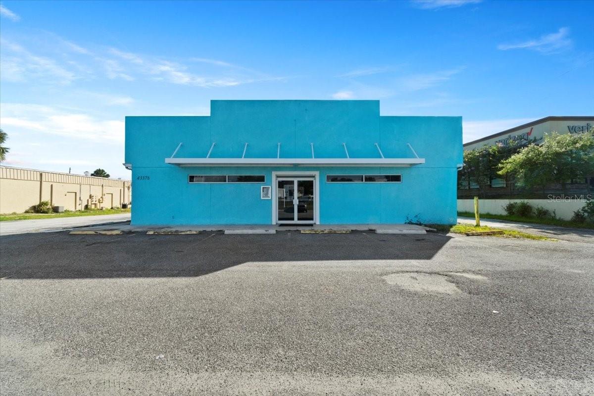 SUMMIT POINT - Commercial Sale