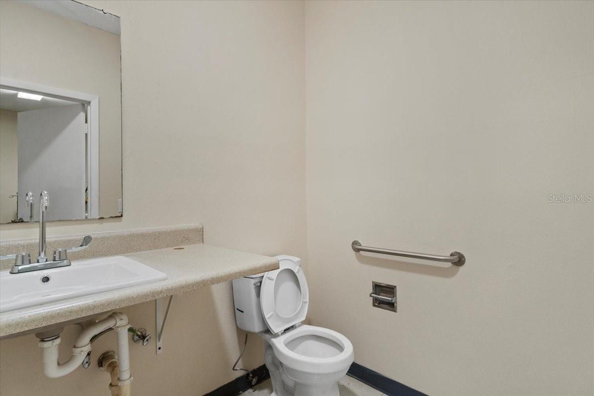 SUMMIT POINT - Commercial Sale