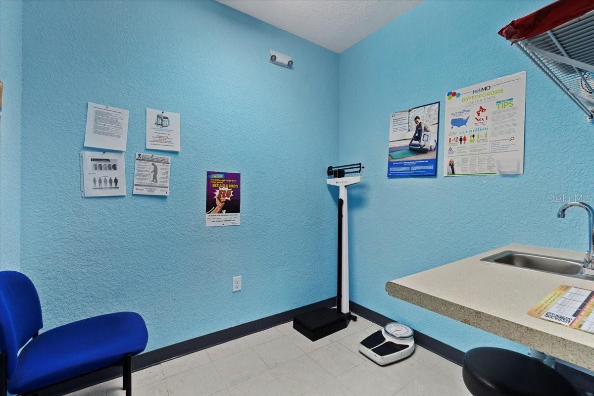 SUMMIT POINT - Commercial Sale