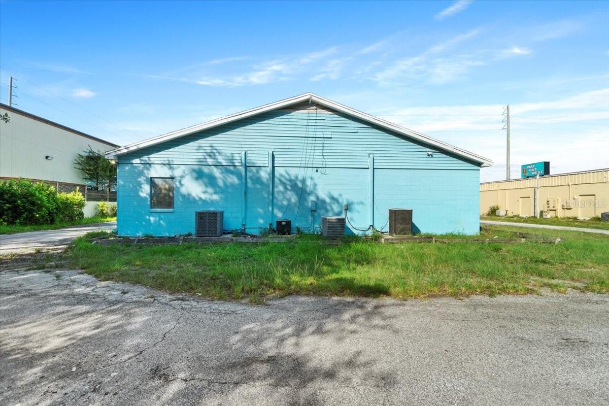 SUMMIT POINT - Commercial Sale