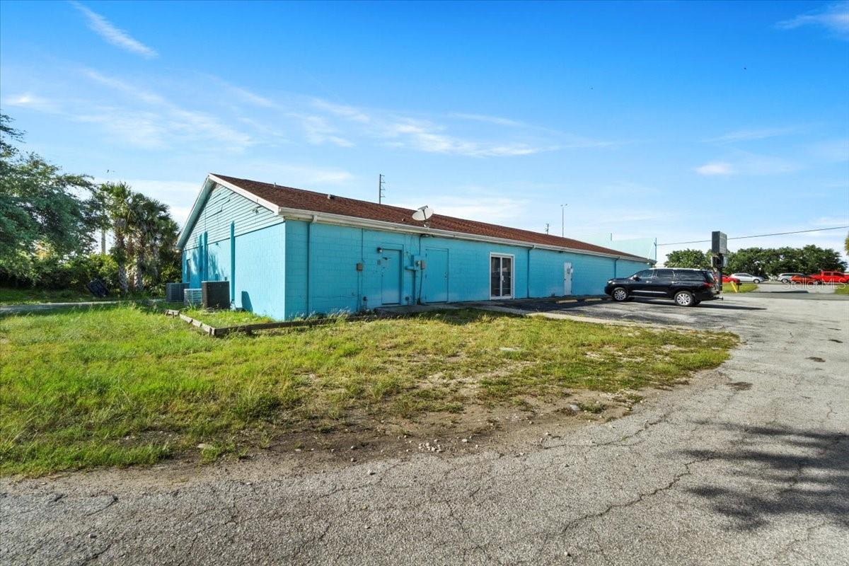 SUMMIT POINT - Commercial Sale