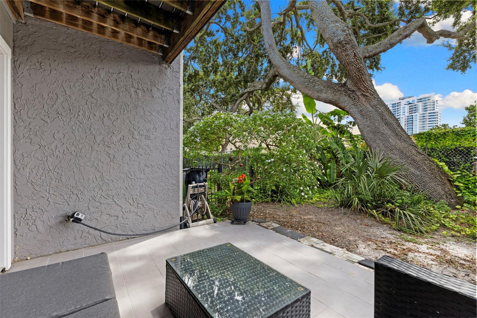 GROVEWOOD 3010 CONDO - Residential Lease