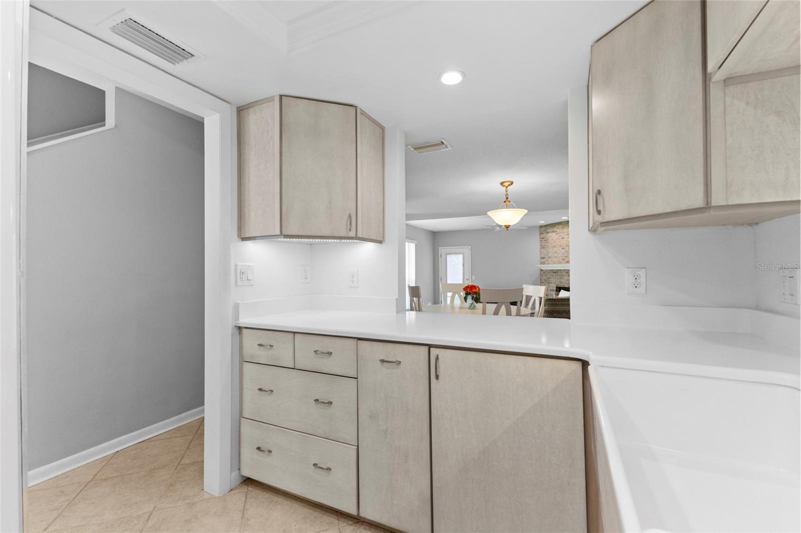 GROVEWOOD 3010 CONDO - Residential Lease