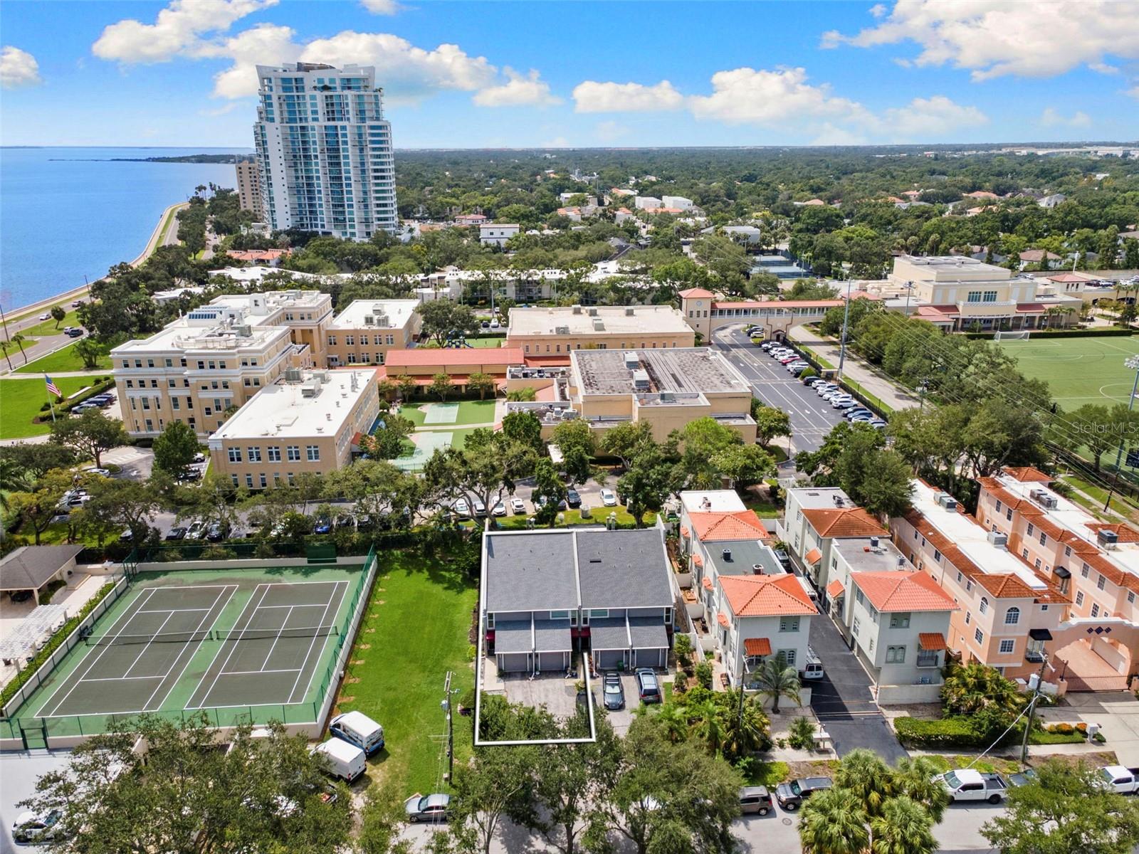 GROVEWOOD 3010 CONDO - Residential Lease