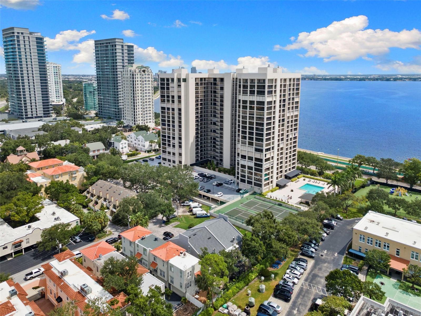 GROVEWOOD 3010 CONDO - Residential Lease