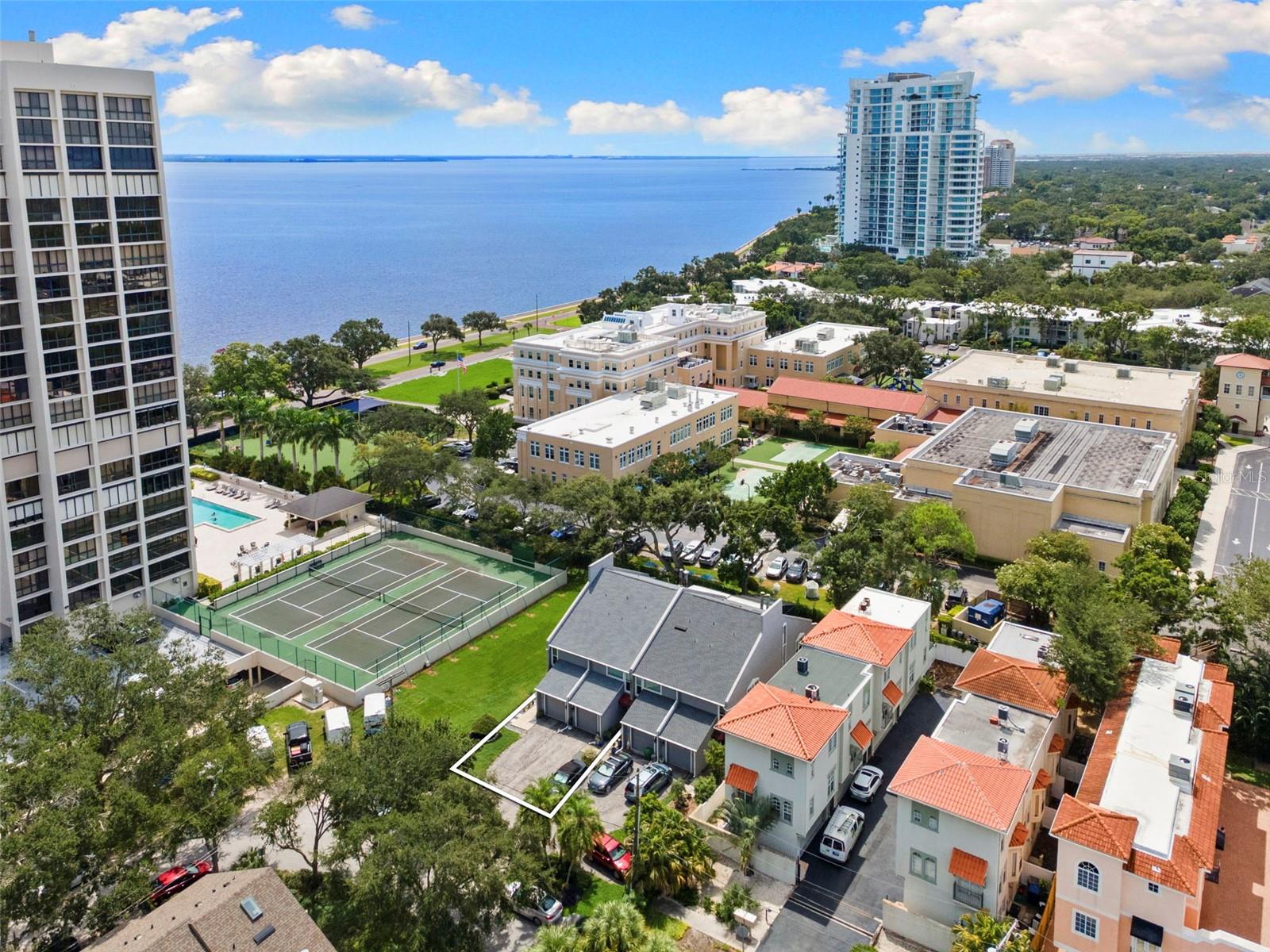 GROVEWOOD 3010 CONDO - Residential Lease