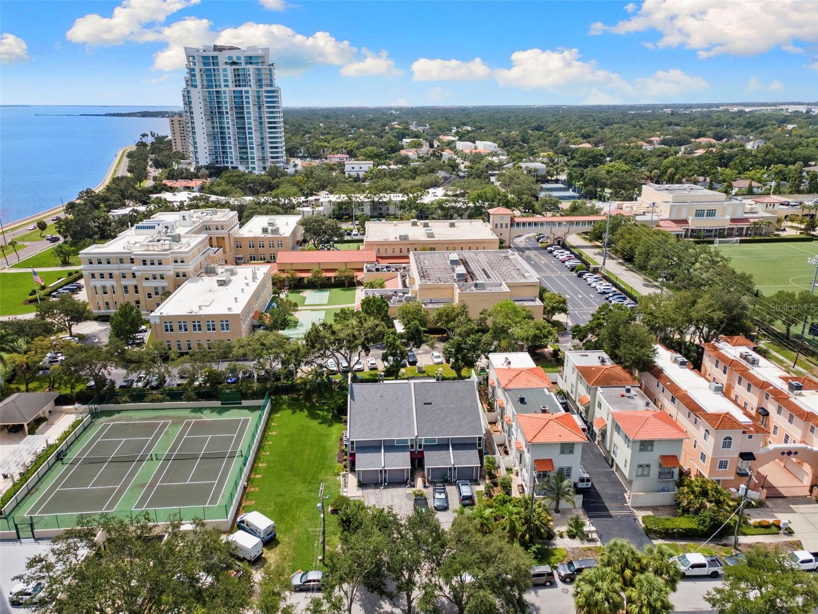 GROVEWOOD 3010 CONDO - Residential Lease