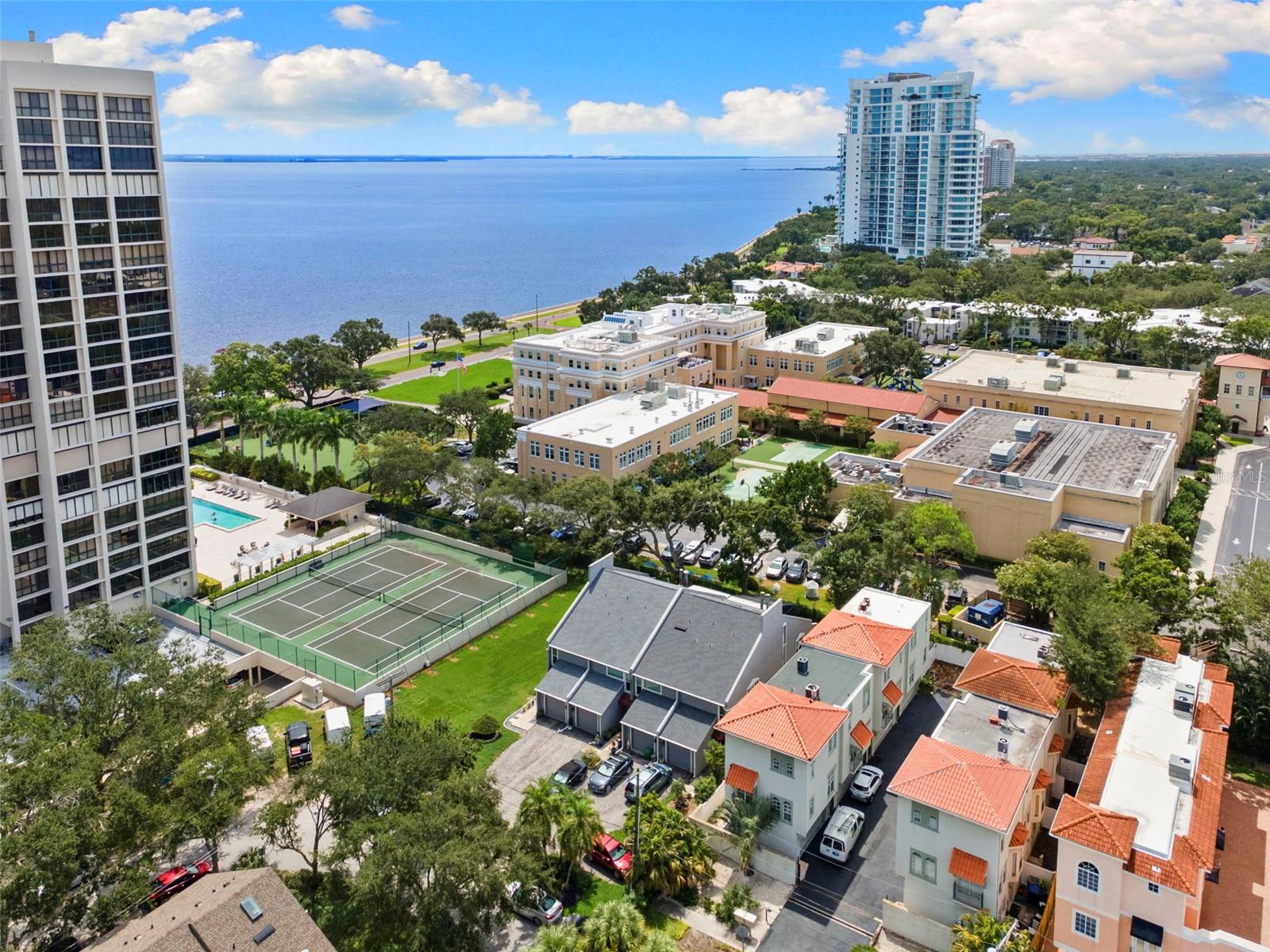 GROVEWOOD 3010 CONDO - Residential Lease