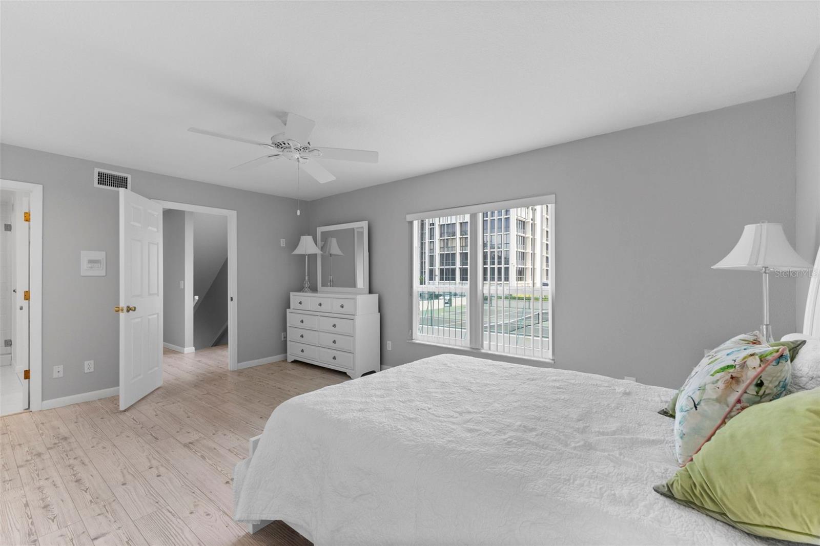 GROVEWOOD 3010 CONDO - Residential Lease