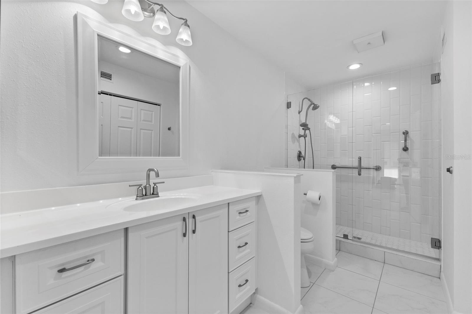 GROVEWOOD 3010 CONDO - Residential Lease