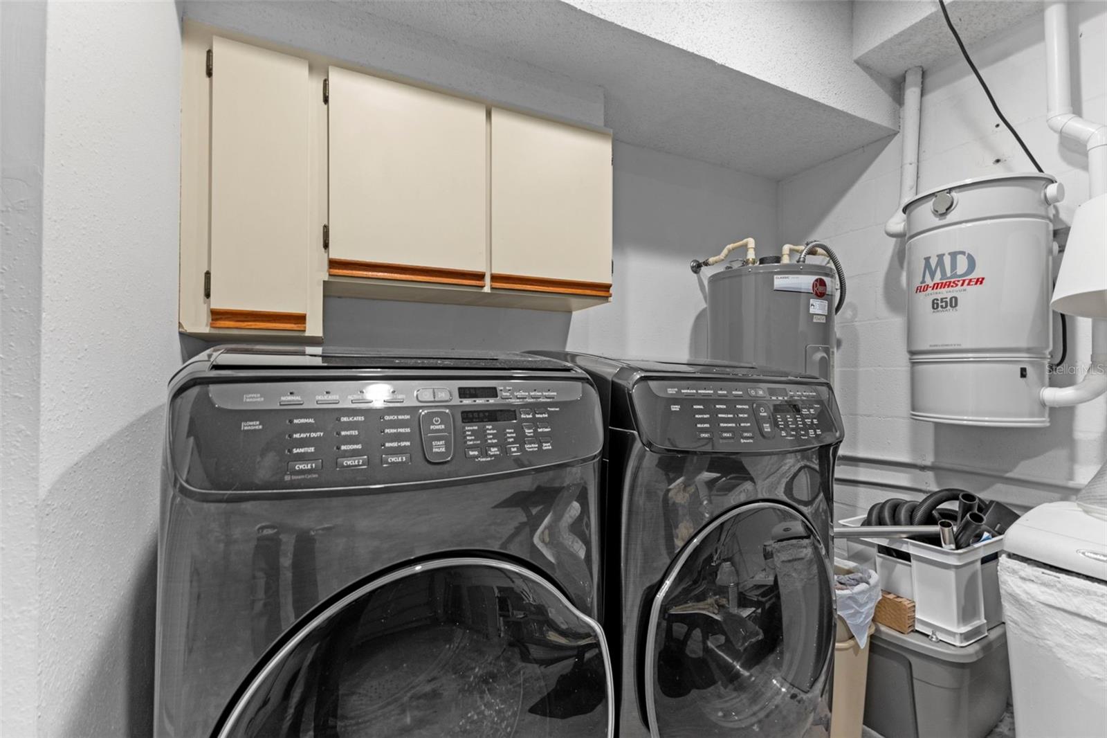 GROVEWOOD 3010 CONDO - Residential Lease